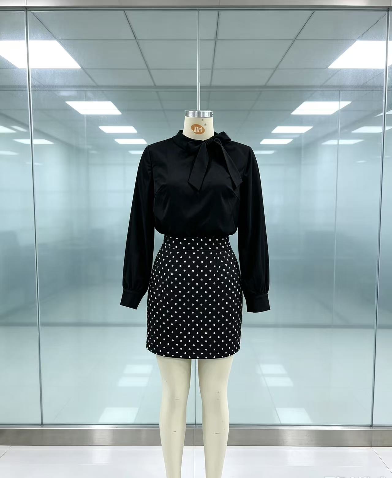 LIA-193 Black